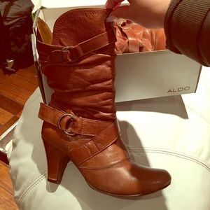 Cognac booties!