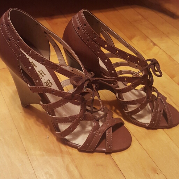 L.A.M.B. Shoes - LAMB leather strappy sandals