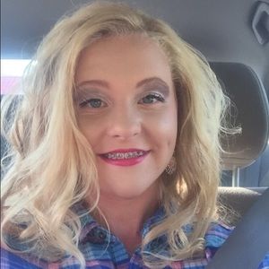 Meet your Posher, Whitney