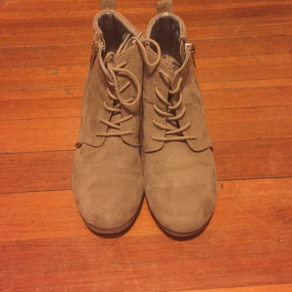 Tan wedges