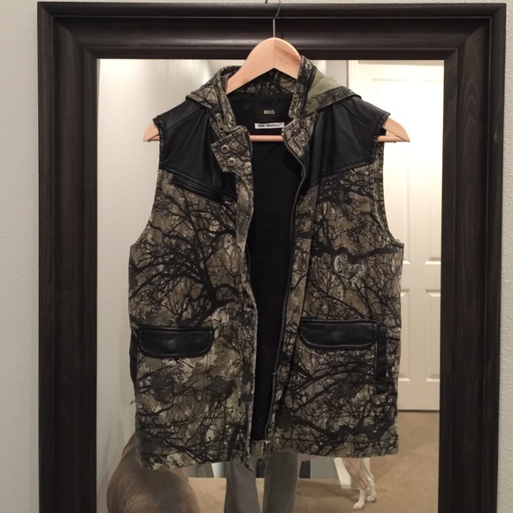 NEW Urban Outfitters Leathertrim Surplus Vest