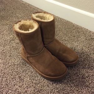 UGG Classic Short Boot