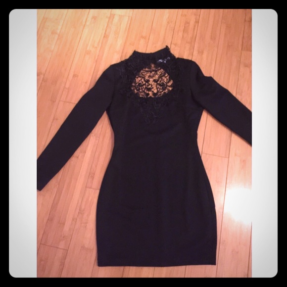 Laced black bodycon dress