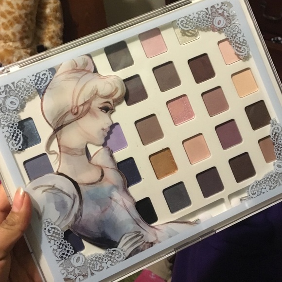 💢$13💢 Cinderella Eyeshadow collection palette!