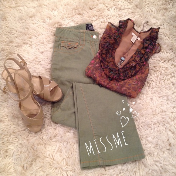 MISS ME green corduroy jeans.