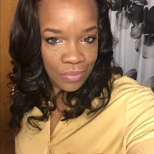 Meet your Posher, Carolyn