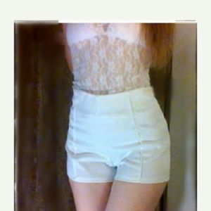 White high waisted side zipper shorts