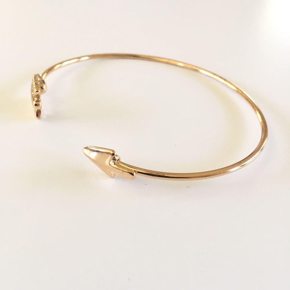 Gold Arrow Bracelet - Picture 5 of 7