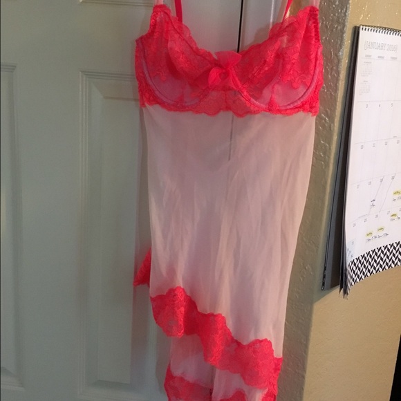 Victoria secret lingere 34 C or 34 D