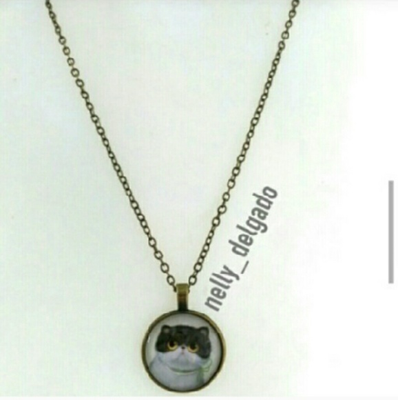 Necklace - Picture 2 of 3