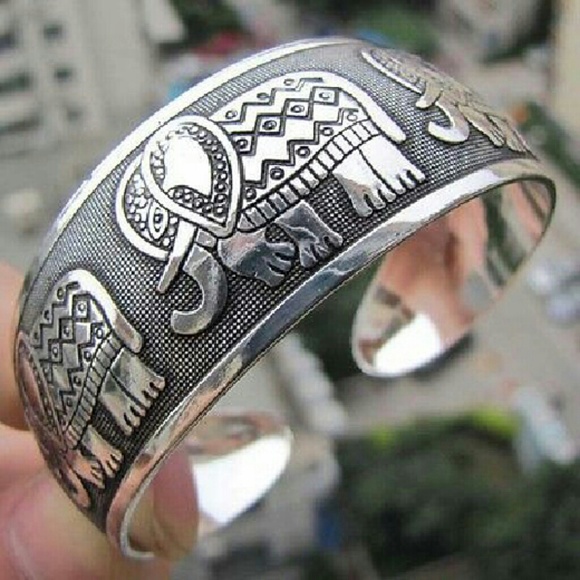 New Jewelry - Tibet Elephant Bangle