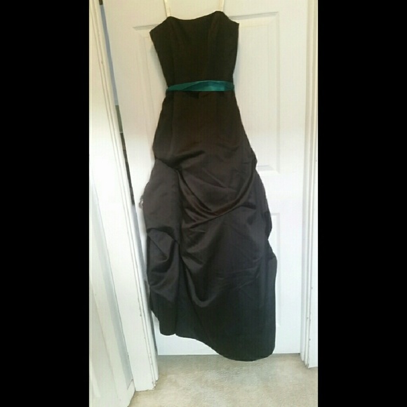 Prom dresses - Picture 2 of 4