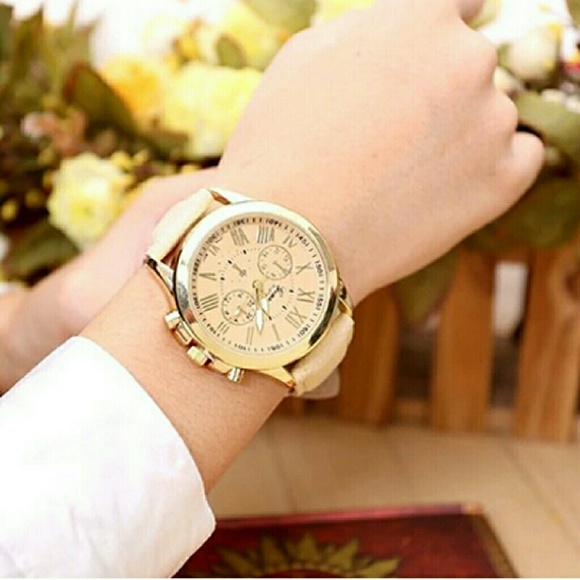 Watch cream color roman numbers - Picture 1 of 4