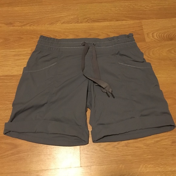 Lululemon studio shorts 4