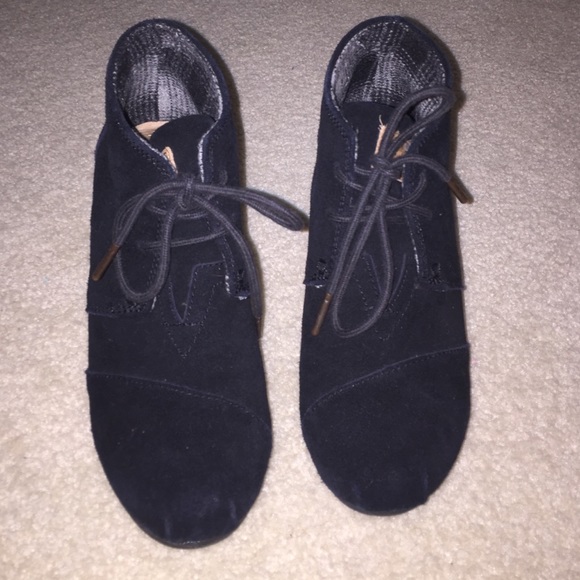 Toms black booties