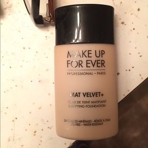 Make up forever mat velvet