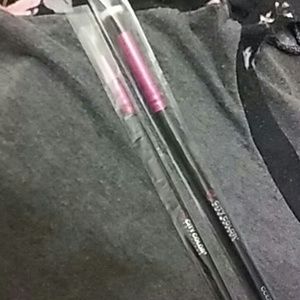 Makeup brushes