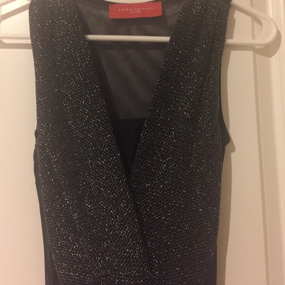 Sexy sparking v neck dress with mech back. - Picture 2 of 4