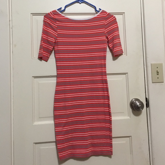 Coral dress - Picture 1 of 3
