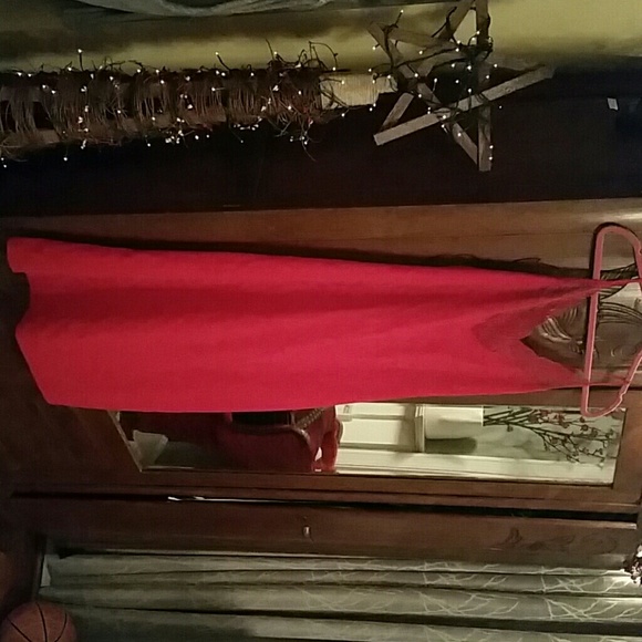 Sleek red night ware