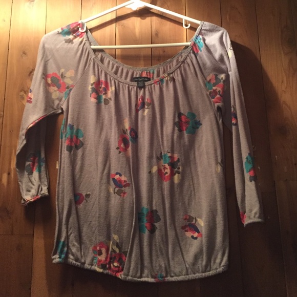 Mid sleeve floral top