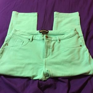Mint green jegging capris