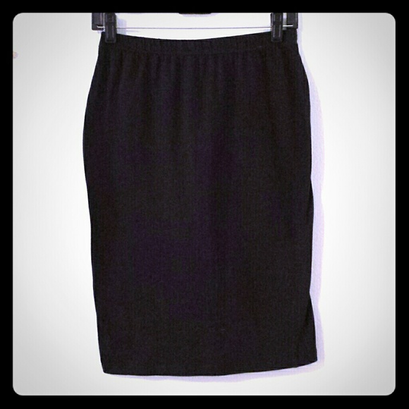 Black stretch body con pencil skirt