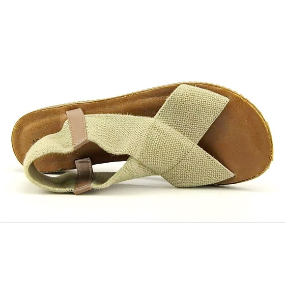 Amora Sandal from Adam Tucker by Me Too 5.5