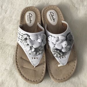 Price Drop❕Clarks Artisan Flip Flops