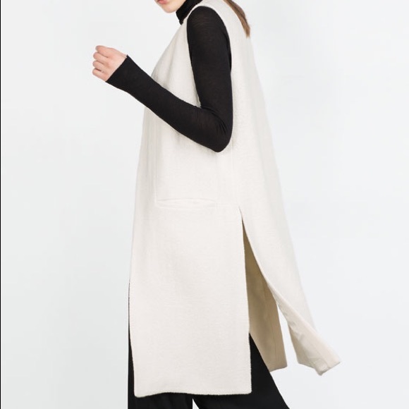 Zara. Round neck waist coat. Piped pockets - Picture 2 of 4