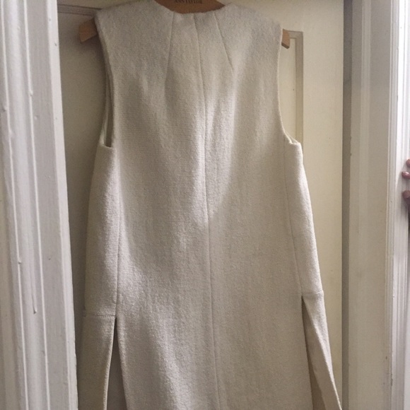 Zara. Round neck waist coat. Piped pockets - Picture 4 of 4