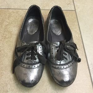 Silver Oxford flats!