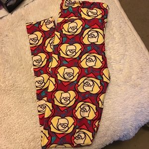 NWOT OS LulaRoe Disney Belle Rose leggings