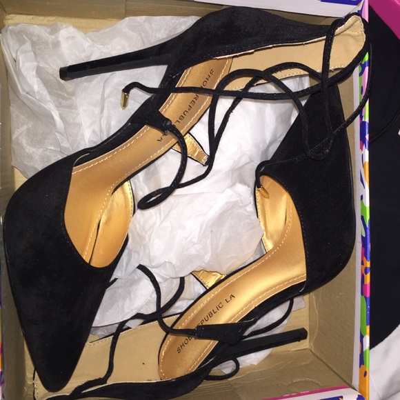 UrbanOg Black Suede Lace Up Pointed Toe Pump