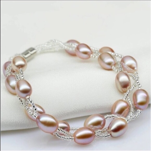 Jewelry - Peach Real freshwater pearl bracelet