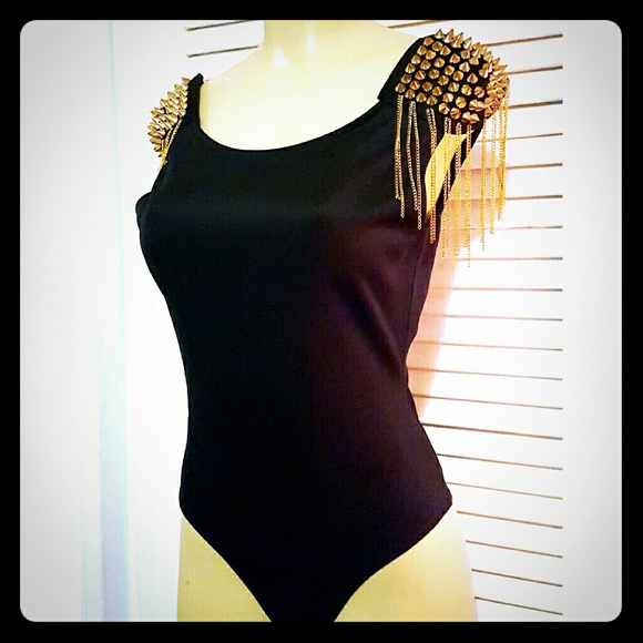🔥🚨So Sexy Body with Gold Spikes 🔥🚨