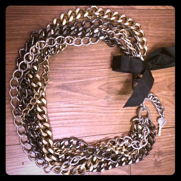 Betsey Johnson chain necklace