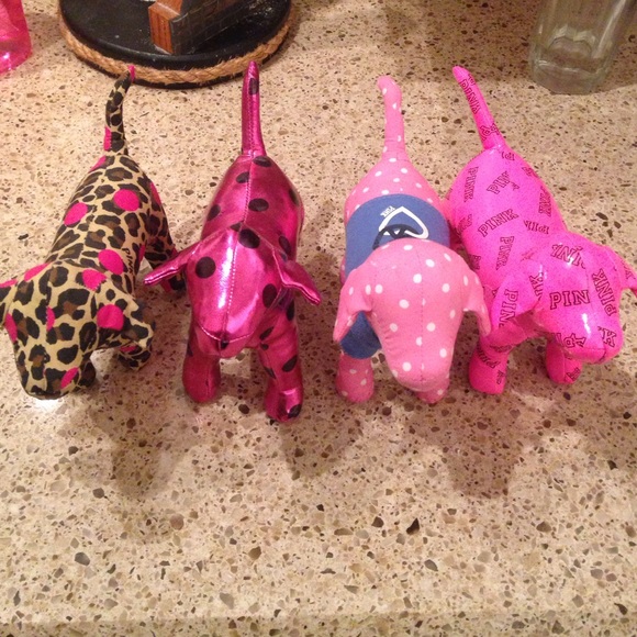 Set of 4 VS Pink mini dogs