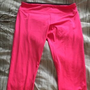 Under armour cancer awareness spandex capris