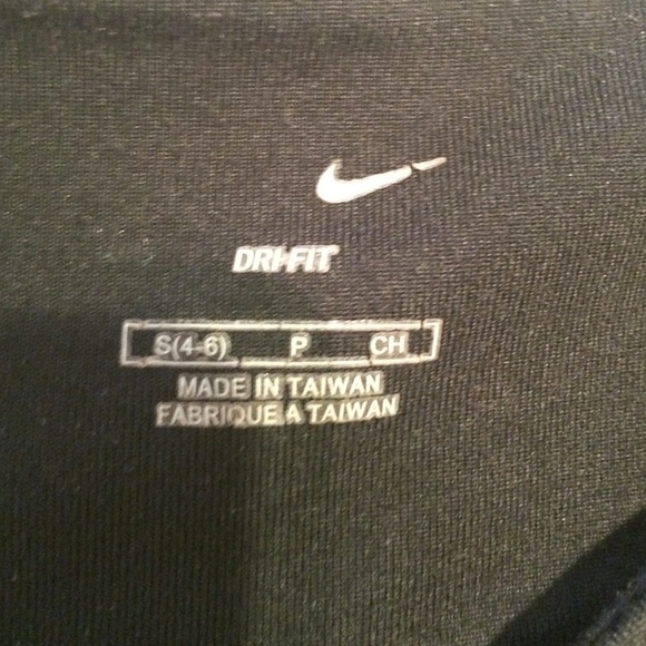 Nike Capri pants - Picture 2 of 3
