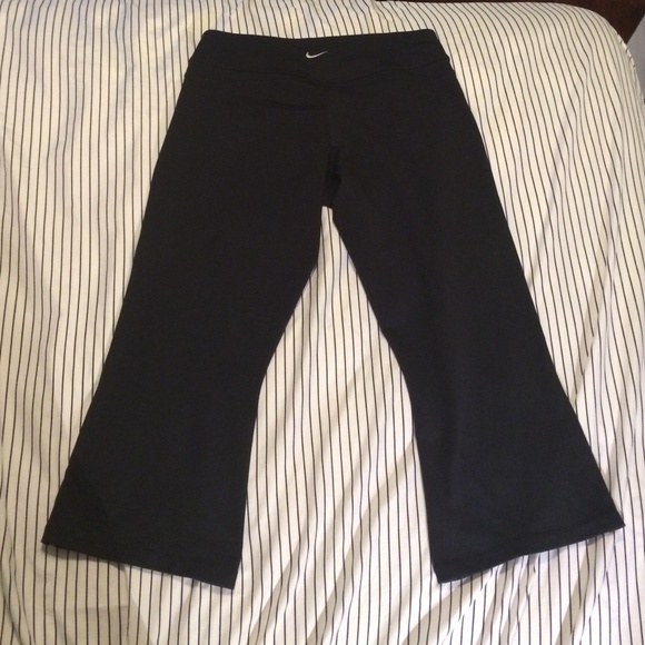 Nike Capri pants - Picture 3 of 3