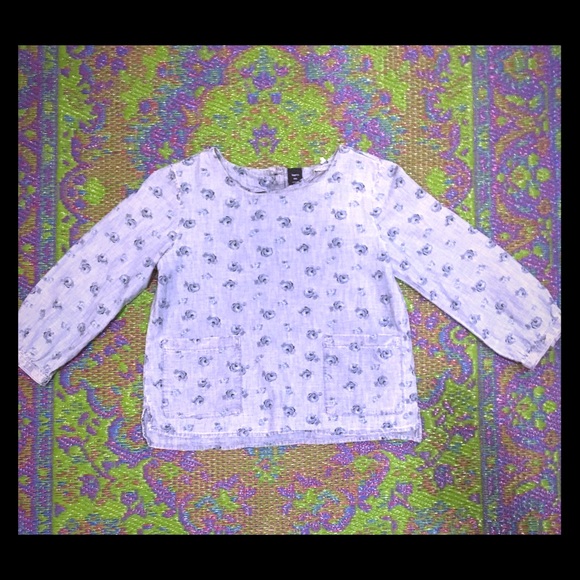 Cotton top with t-length sleeves.