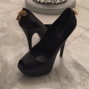 💯 percent authentic Louis Vuitton