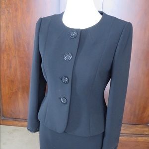 Arthur S Levine 2-piece suit. Petite size.