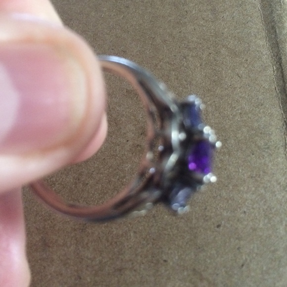 Ring - Picture 4 of 4