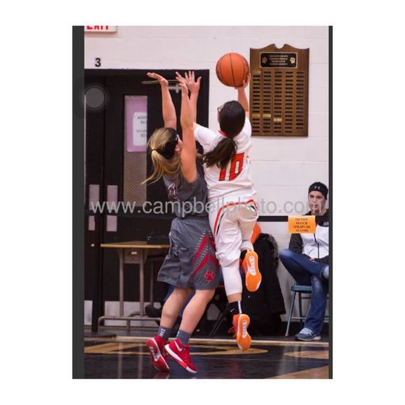 Meet your Posher, Alyssa - Picture 1 of 1