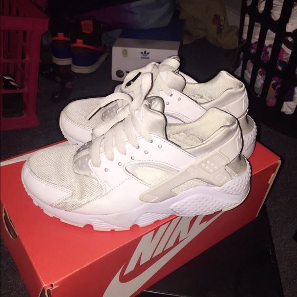 White huaraches