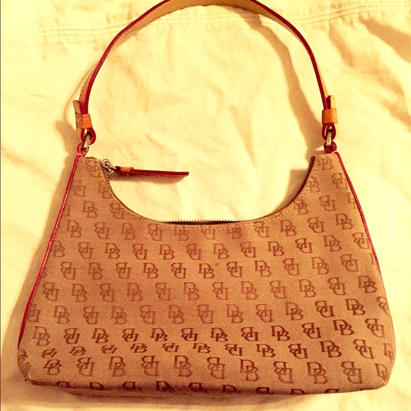 💖💖HP💖💖 Dooney and Bourke signature handbag