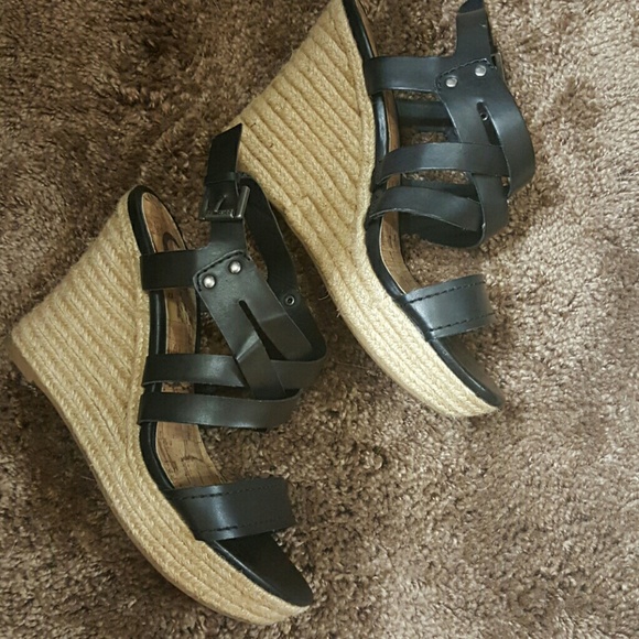 Guess Wedges like new - Picture 2 of 3