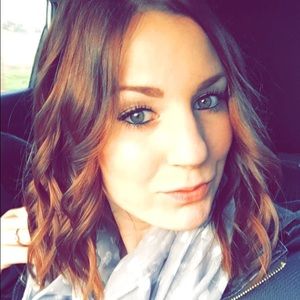 Meet your Posher, Holly